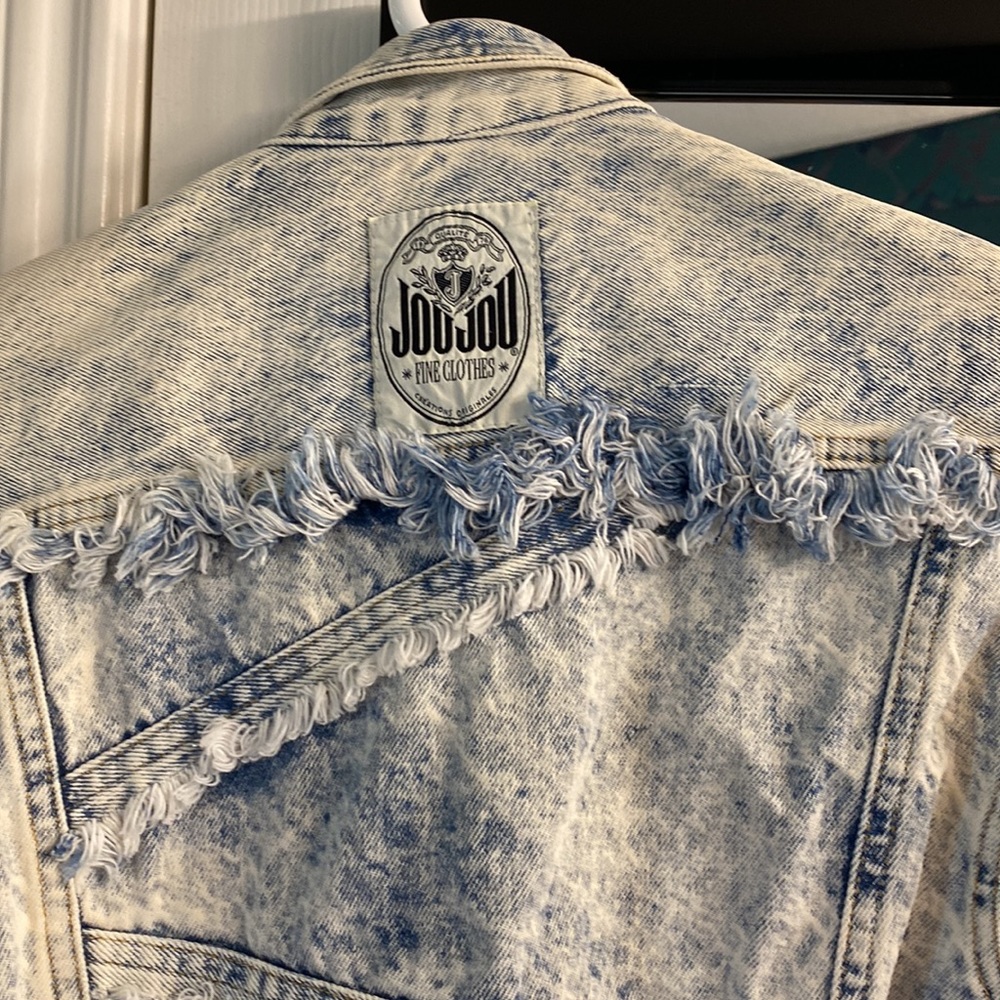 Jou-Jou stonewashed jacket and pant set. Jacket small Jean 3/4